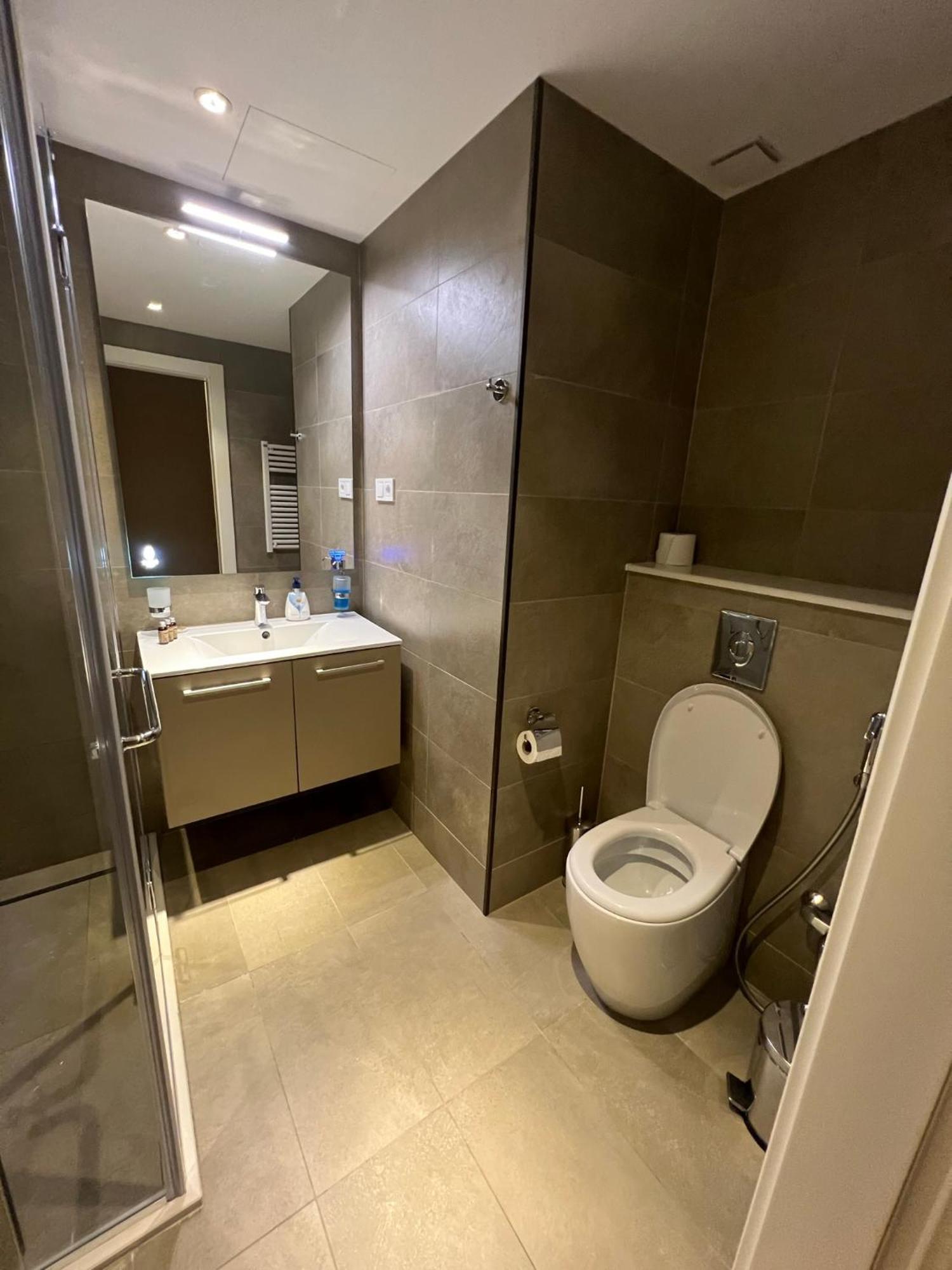 Ng Premium Apartments In Alliance Palace บาทูมิ ภายนอก รูปภาพ