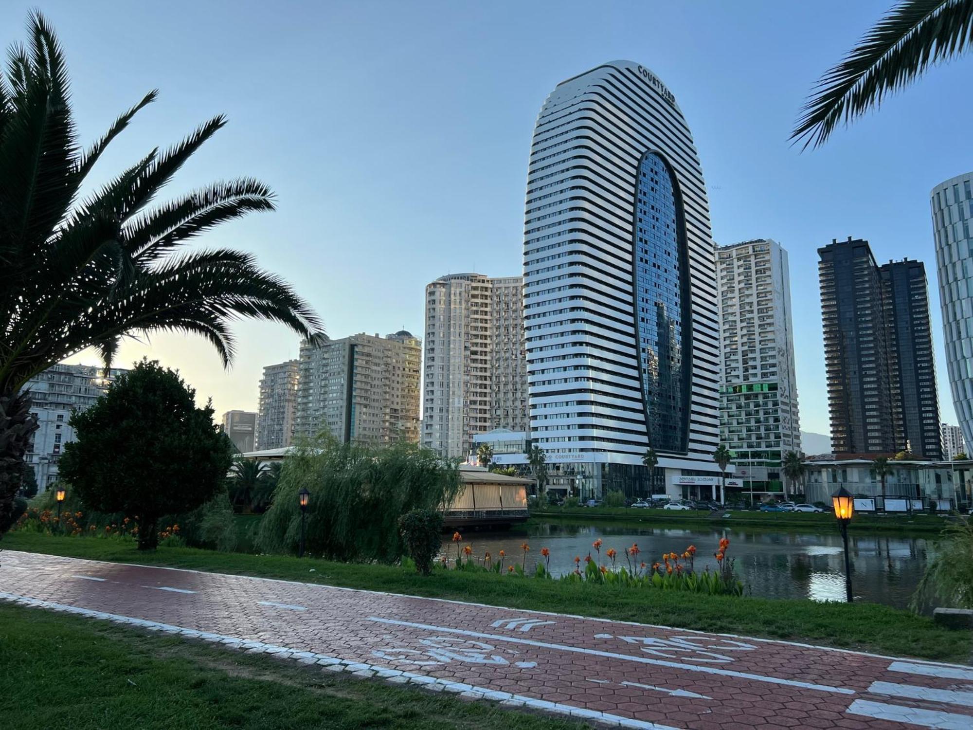 Ng Premium Apartments In Alliance Palace บาทูมิ ภายนอก รูปภาพ
