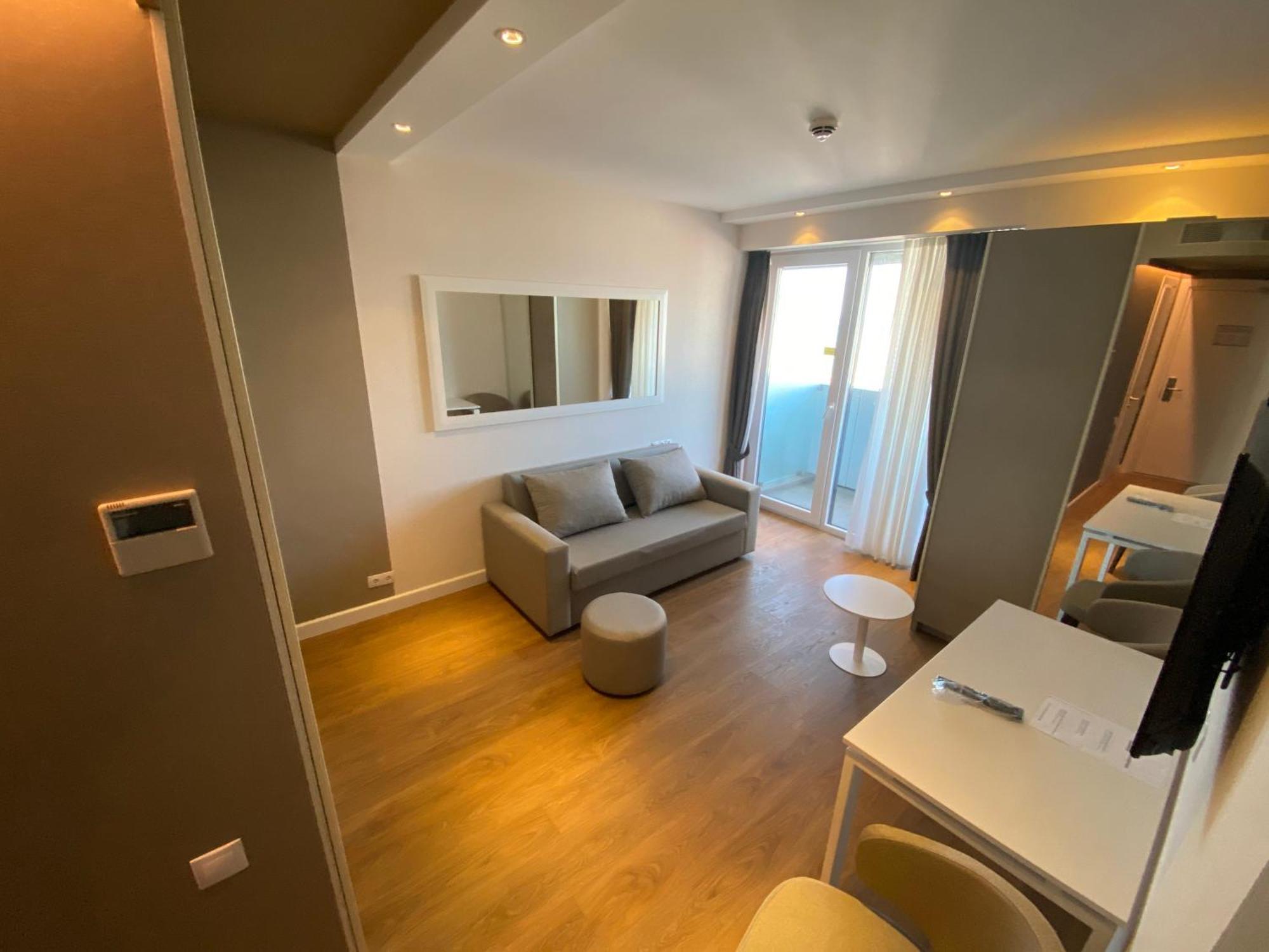 Ng Premium Apartments In Alliance Palace บาทูมิ ภายนอก รูปภาพ